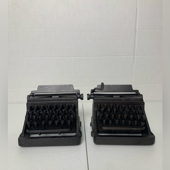 Pair of Restoration Hardware Cast Iron Industrial Typewriter Bookends - Picture 1 of 8